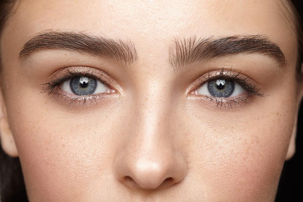 eyebrow cyst removal